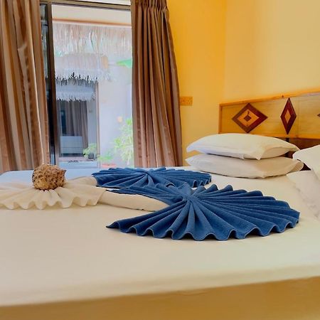 Hôtel Siesta Beach à Maafushi Extérieur photo