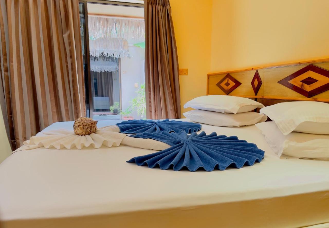 Hôtel Siesta Beach à Maafushi Extérieur photo
