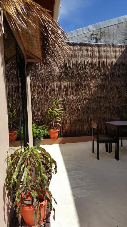 Hôtel Siesta Beach à Maafushi Extérieur photo