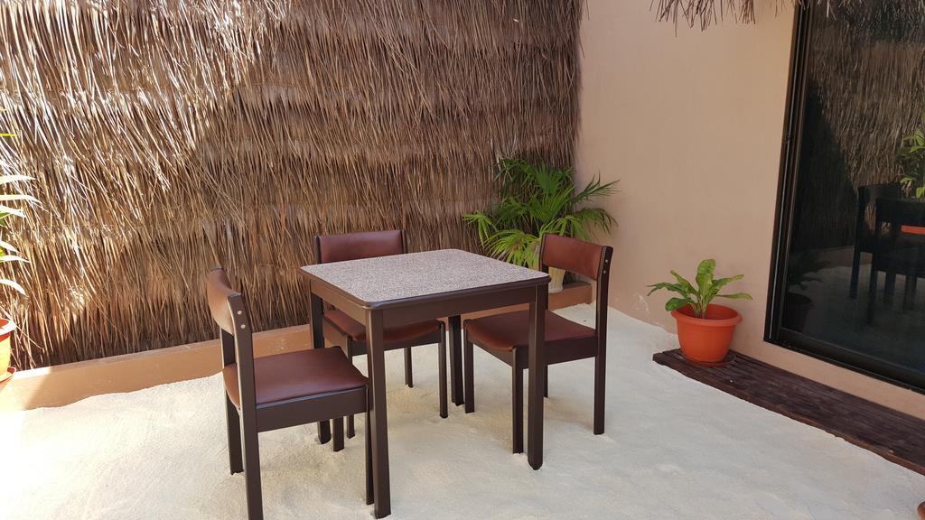 Hôtel Siesta Beach à Maafushi Extérieur photo