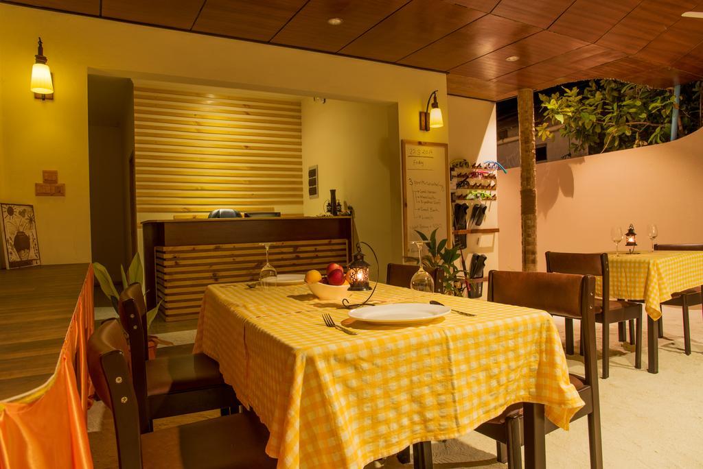 Hôtel Siesta Beach à Maafushi Extérieur photo