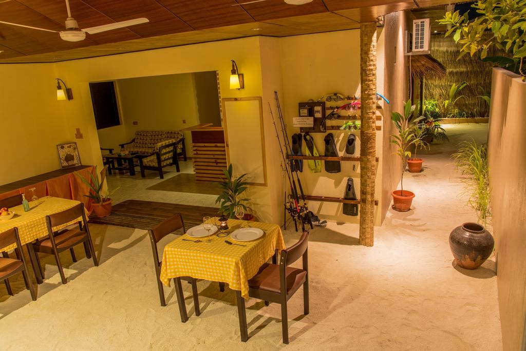Hôtel Siesta Beach à Maafushi Extérieur photo